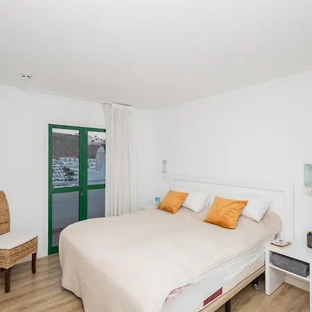 2br Terrace House - Pool & Solarium Apartment
